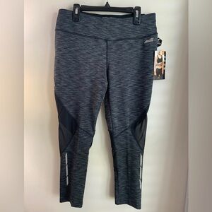 AVIA ATHLETIC MEDIUM WOMENS GREY BLACK MESH CUT ACTIVE CAPRIS - NWT